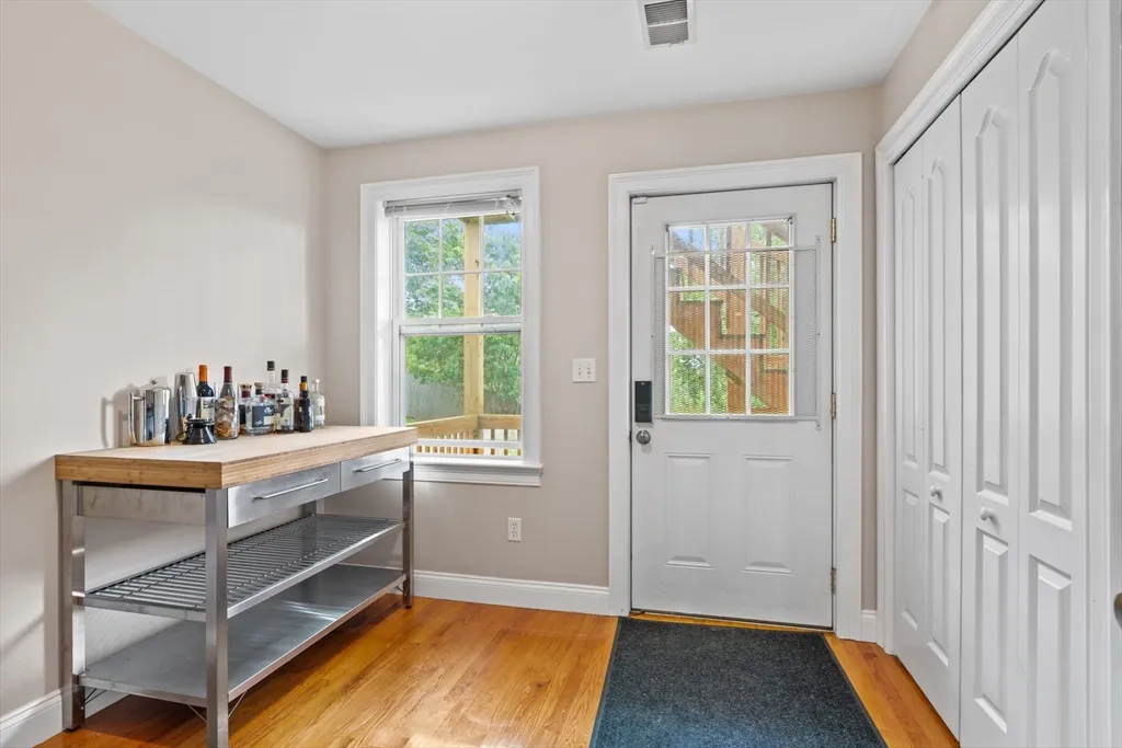 3 bed, 2 bath apartment for rent at 7 Fox St Unit 1, Dorchester — photo 9 of 24