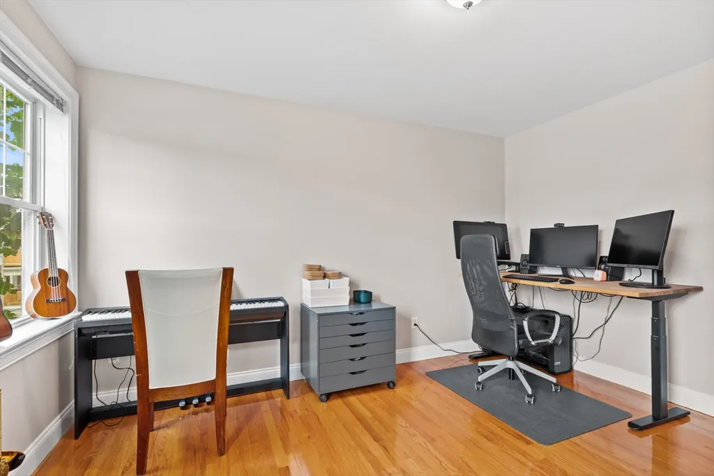 3 bed, 2 bath apartment for rent at 7 Fox St Unit 1, Dorchester — photo 17 of 24
