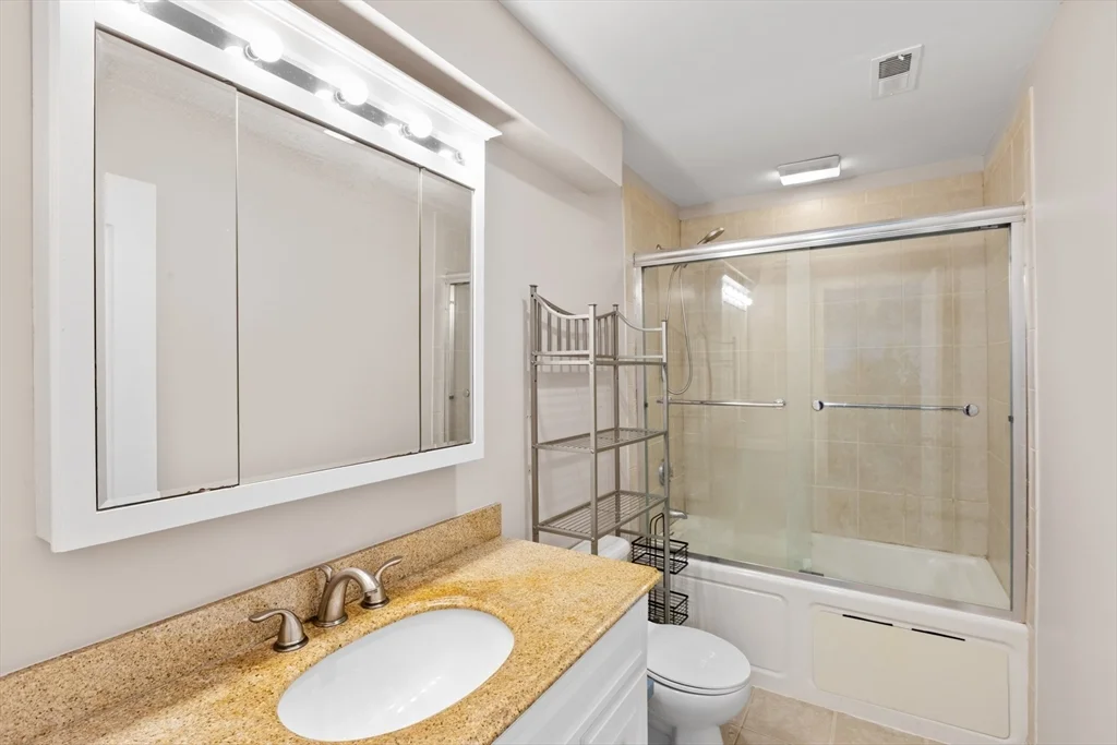 3 bed, 2 bath apartment for rent at 7 Fox St Unit PH, Dorchester — photo 15 of 24