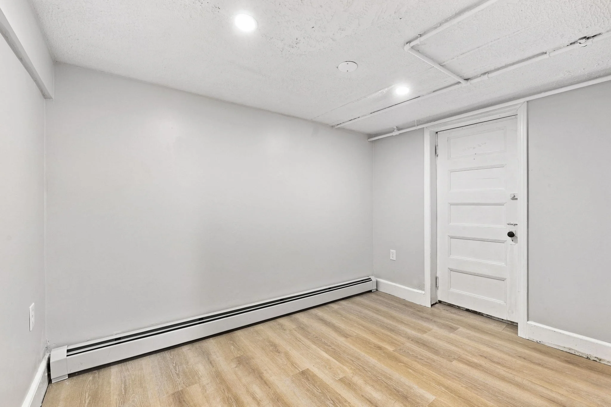 3 bed, 2 bath apartment for rent at 7 Franklin St, Hyde Park — photo 29 of 33