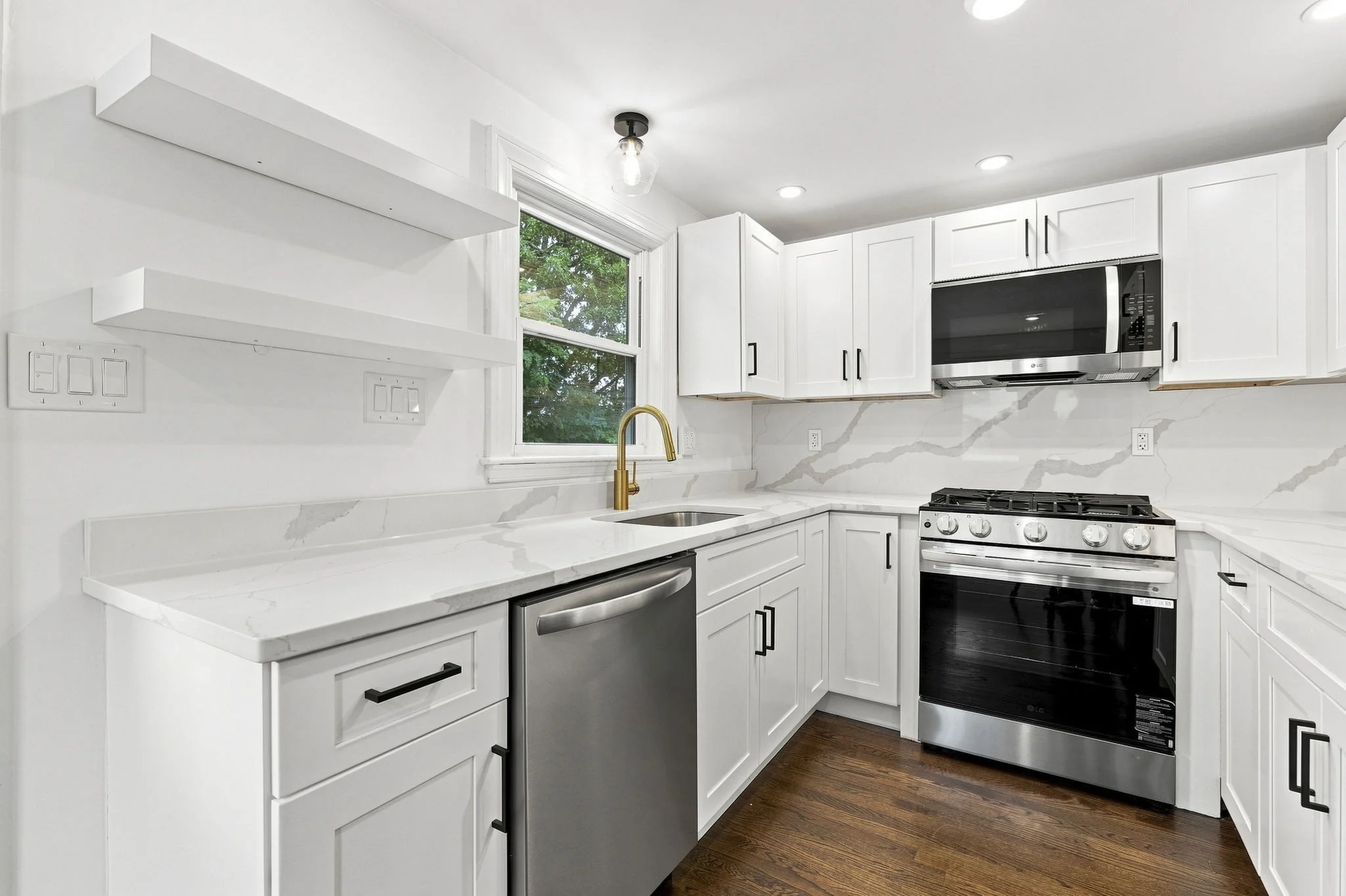 3 bed, 2 bath apartment for rent at 7 Franklin St, Hyde Park — photo 16 of 33