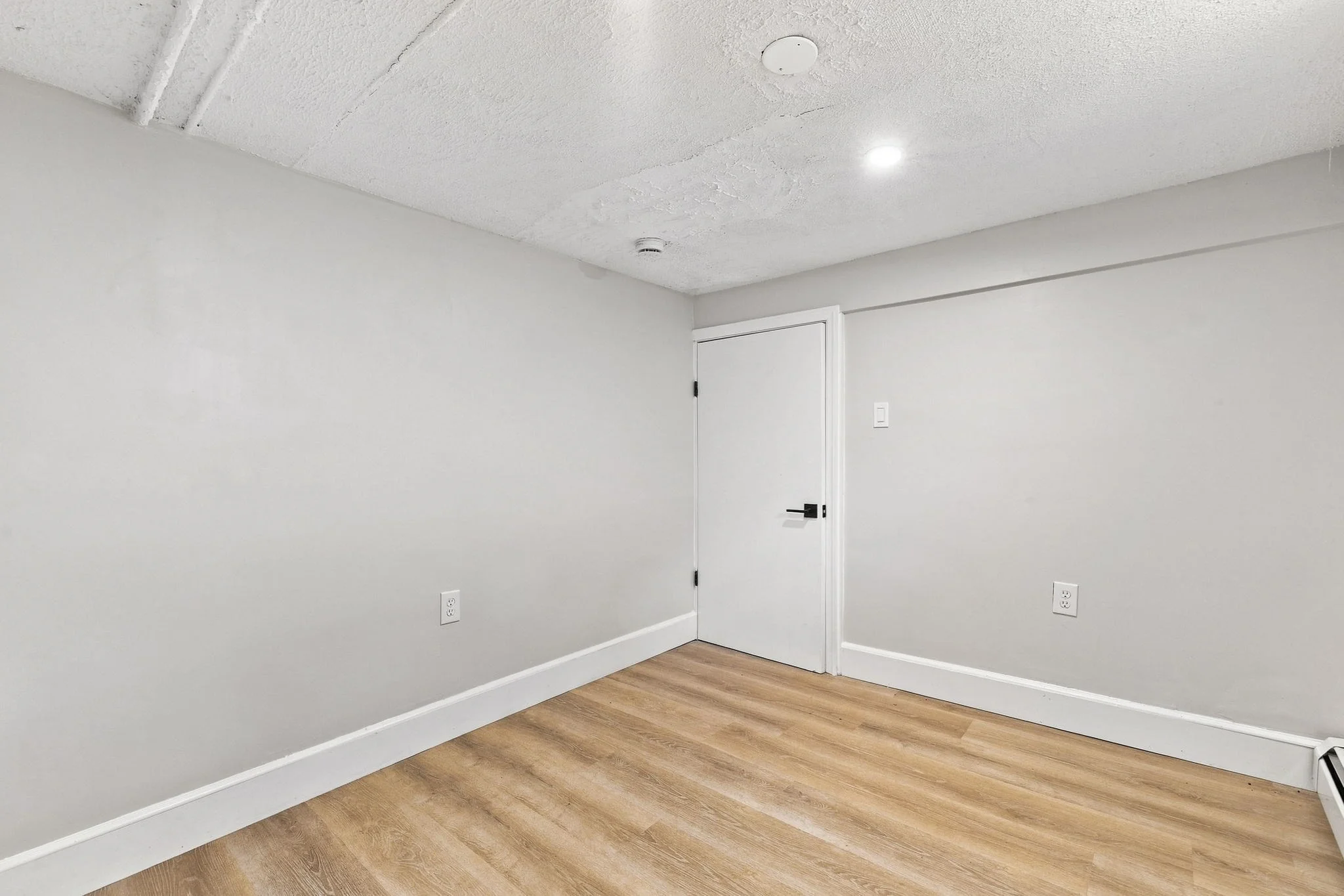 3 bed, 2 bath apartment for rent at 7 Franklin St, Hyde Park — photo 32 of 33