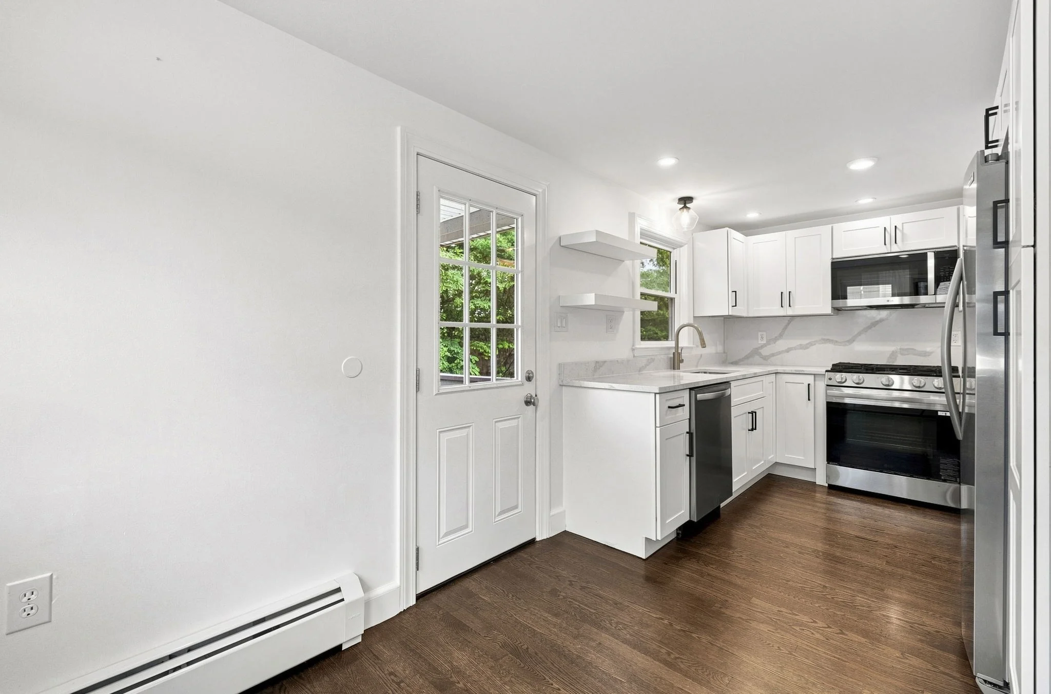 3 bed, 2 bath apartment for rent at 7 Franklin St, Hyde Park — photo 13 of 33