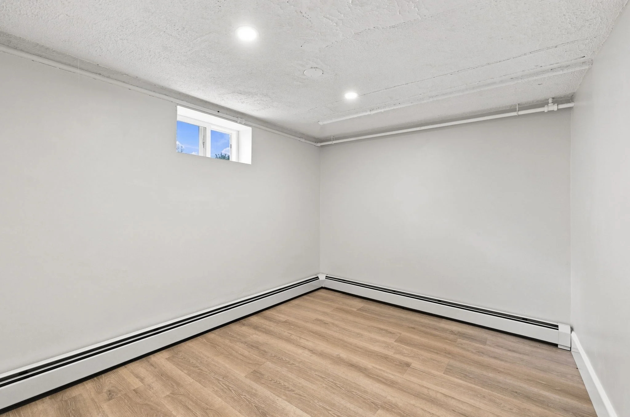 3 bed, 2 bath apartment for rent at 7 Franklin St, Hyde Park — photo 31 of 33