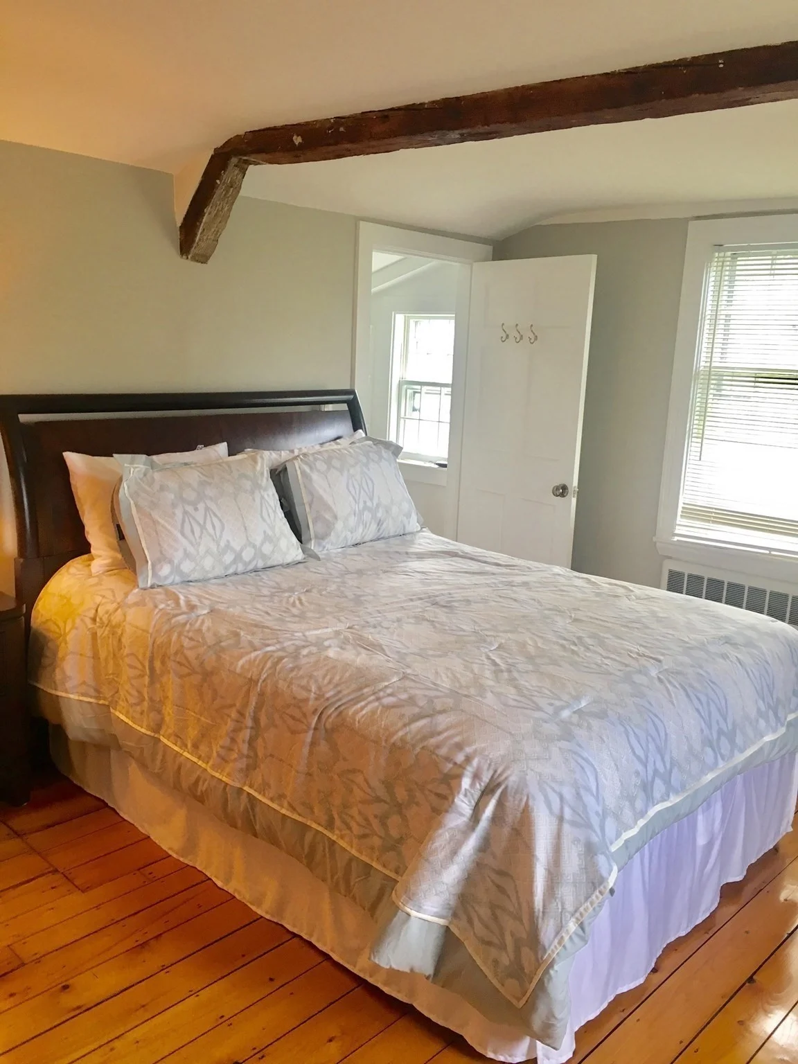 2 bed, 2 bath apartment for rent at 7 Franklin St Unit 3, Marblehead — photo 4 of 11