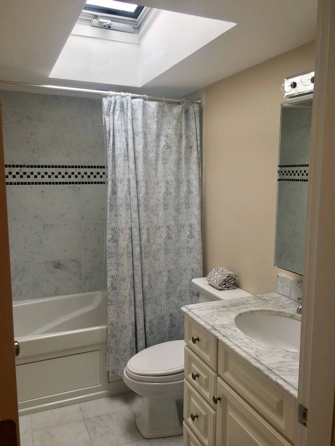 2 bed, 2 bath apartment for rent at 7 Franklin St Unit 3, Marblehead — photo 5 of 11