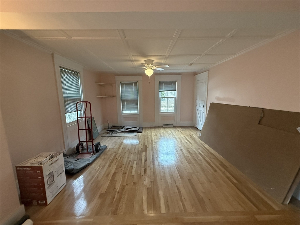 2 bed, 1 bath apartment for rent at 7 Fremont St, Downtown — photo 15 of 25