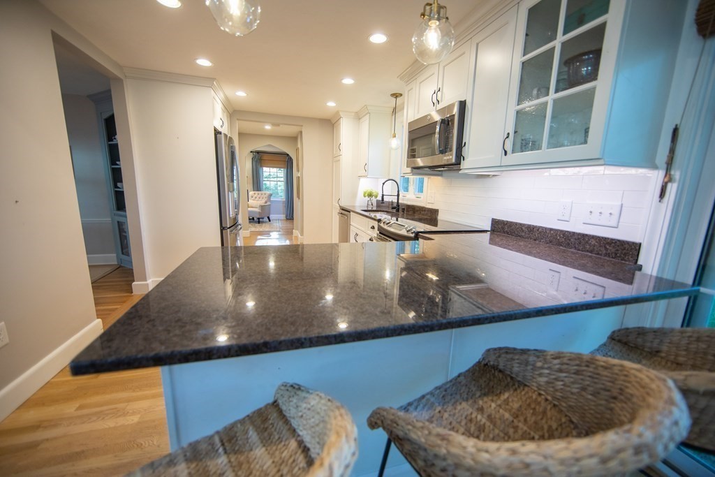 3 bed, 1 bath apartment for rent at 7 Gale Ave Unit Single fam, Braintree — photo 9 of 27