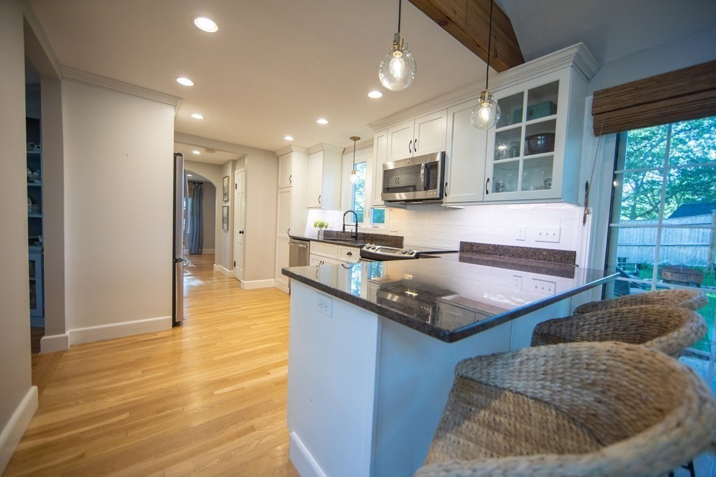 3 bed, 1 bath apartment for rent at 7 Gale Ave Unit Single fam, Braintree — photo 8 of 27