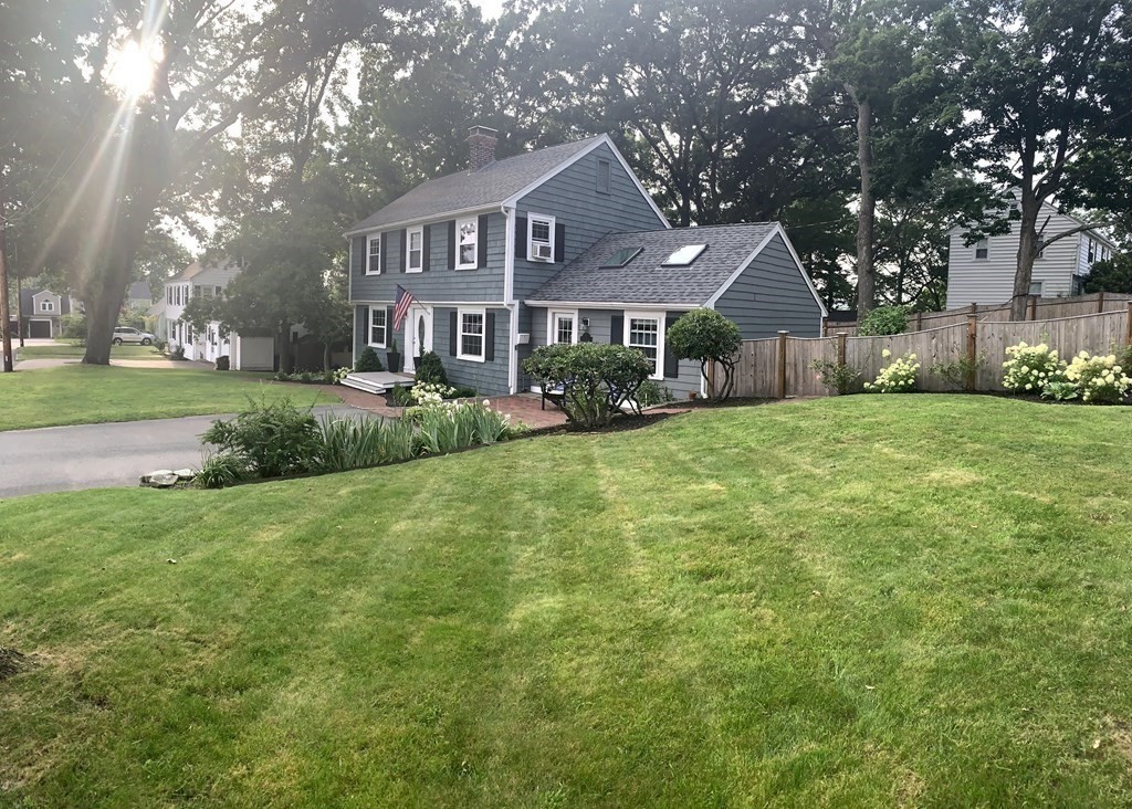 3 bed, 1 bath apartment for rent at 7 Gale Ave Unit Single fam, Braintree — photo 3 of 27
