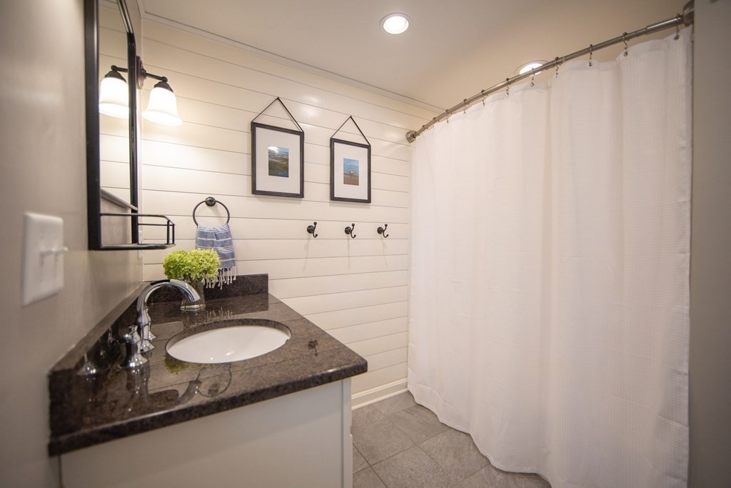 3 bed, 1 bath apartment for rent at 7 Gale Ave Unit Single fam, Braintree — photo 18 of 27