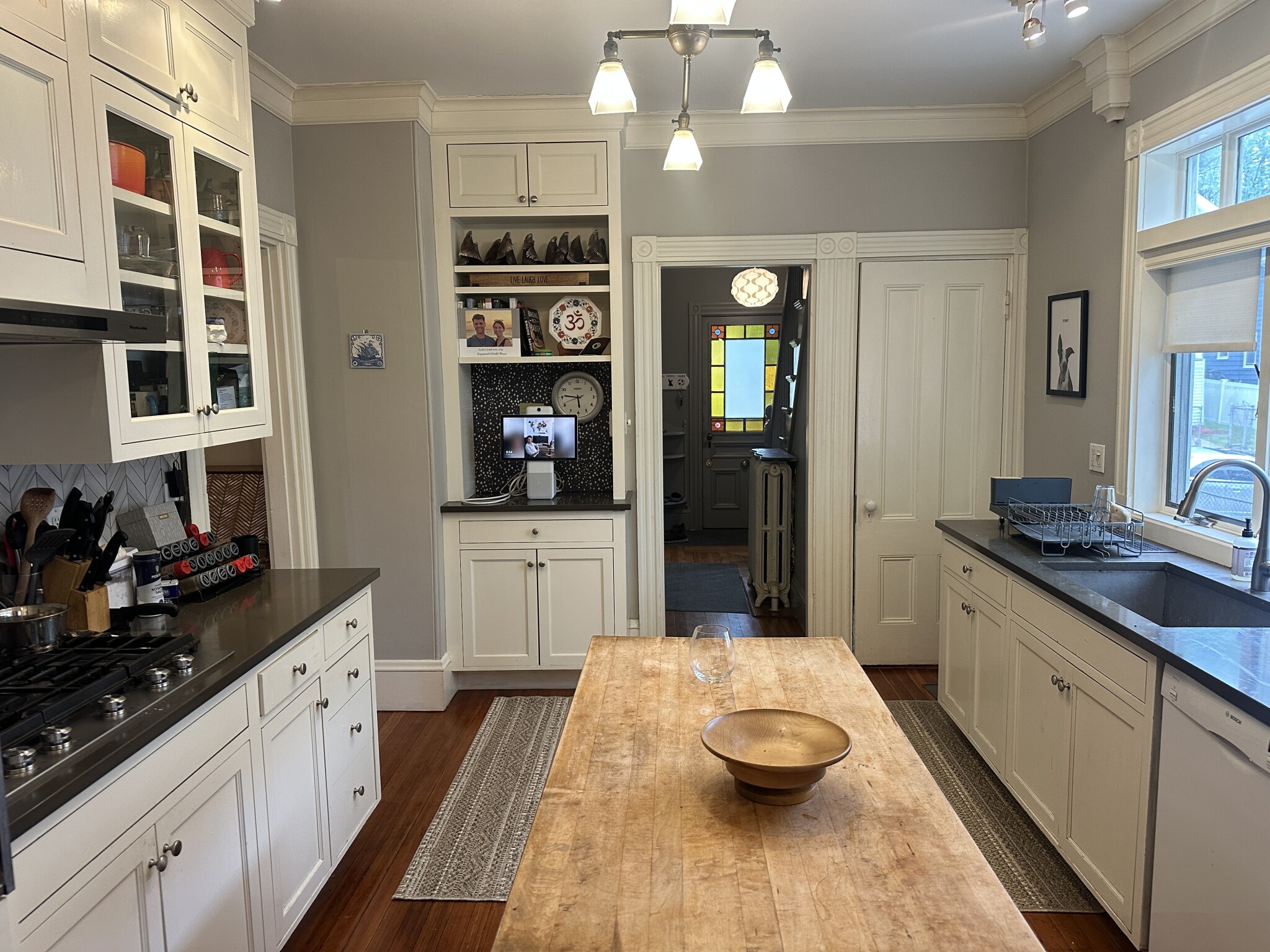 3 bed, 2 bath apartment for rent at 7 Gardenside St Unit Sf, Roslindale — photo 1 of 32