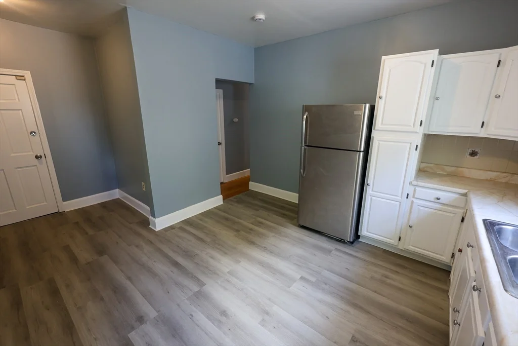 4 bed, 1 bath apartment for rent at 7 Gayland St Unit 2, Roxbury — photo 3 of 18