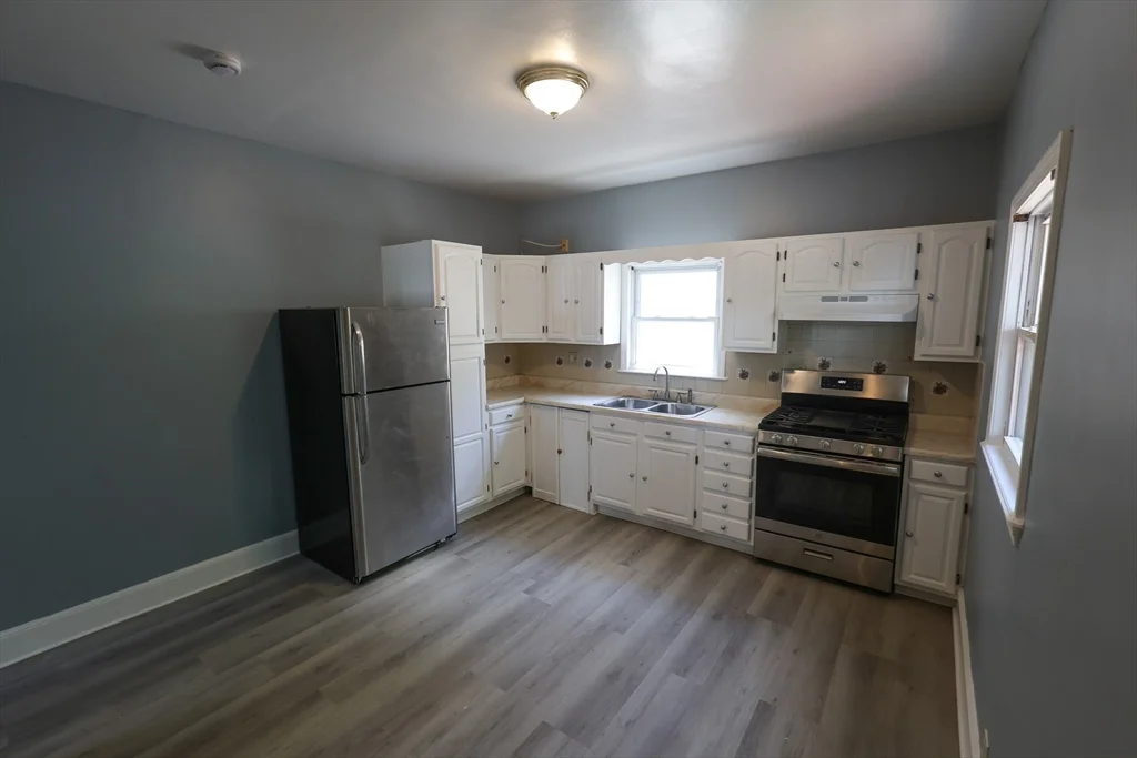 4 bed, 1 bath apartment for rent at 7 Gayland St Unit 2, Roxbury — photo 2 of 18