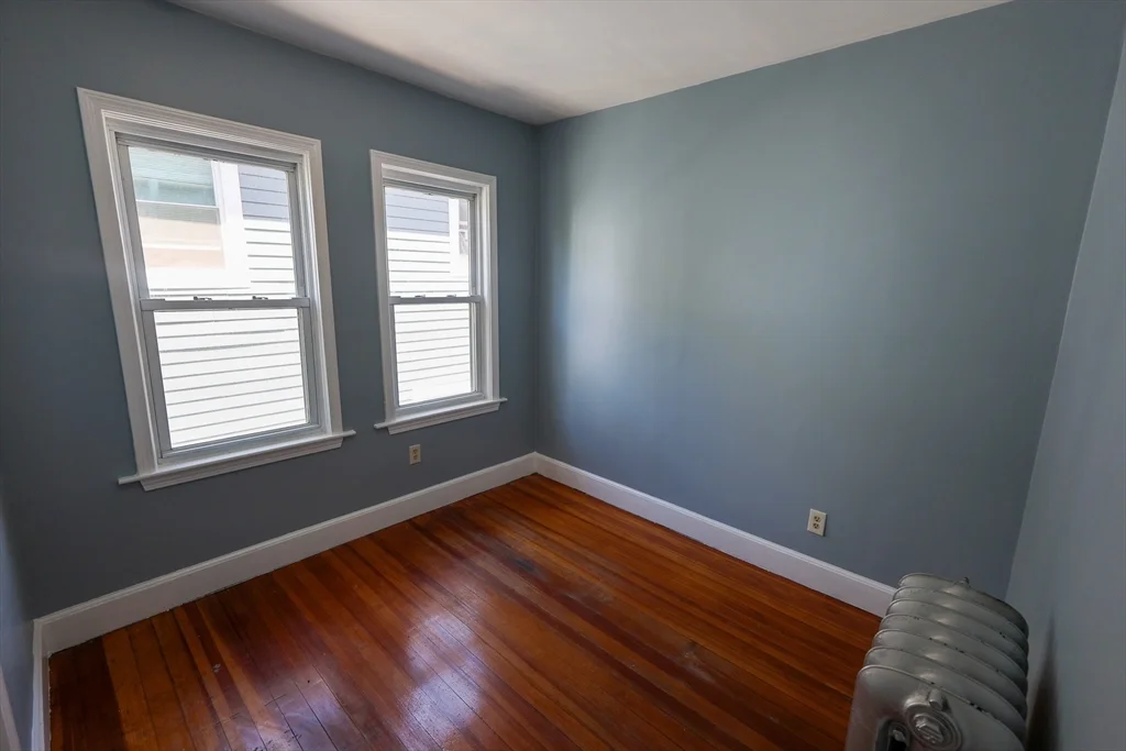 4 bed, 1 bath apartment for rent at 7 Gayland St Unit 2, Roxbury — photo 6 of 18