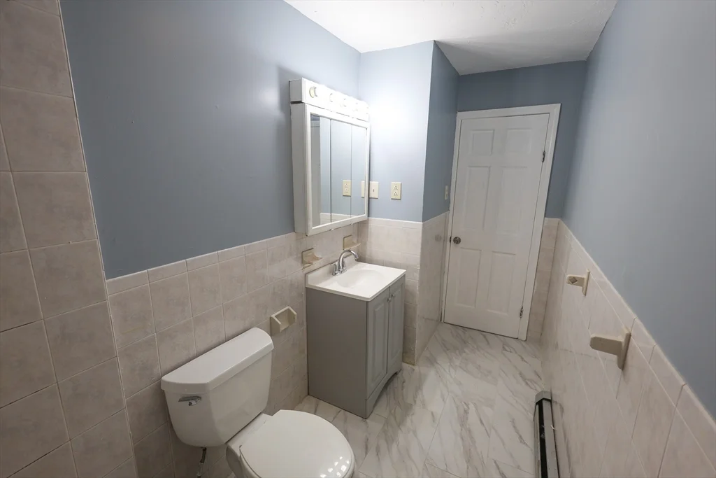 4 bed, 1 bath apartment for rent at 7 Gayland St Unit 2, Roxbury — photo 8 of 18