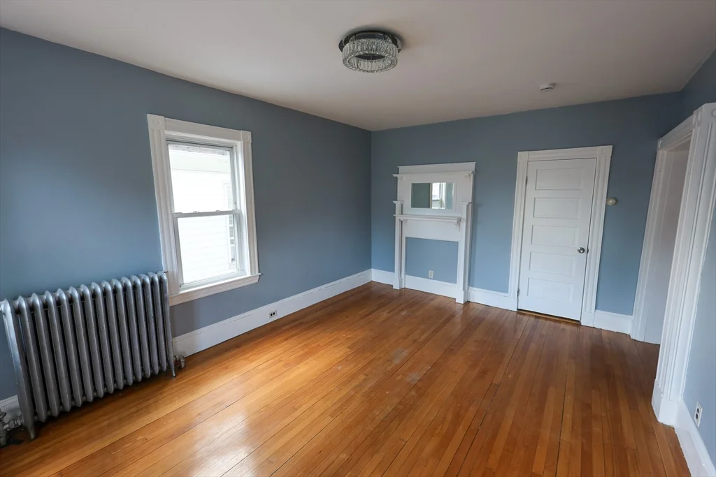 4 bed, 1 bath apartment for rent at 7 Gayland St Unit 2, Roxbury — photo 5 of 18