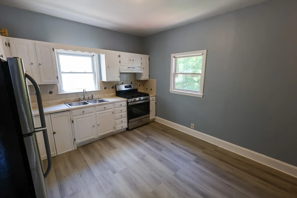 4 bed, 1 bath apartment for rent at 7 Gayland St Unit 2, Roxbury — photo 1 of 18