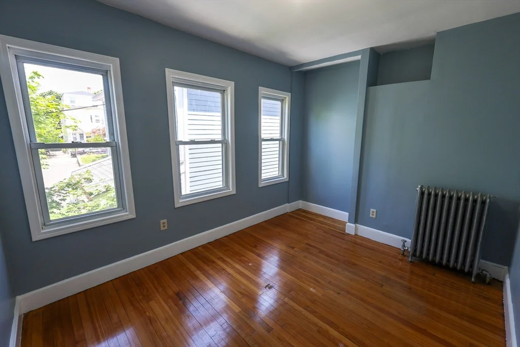 4 bed, 1 bath apartment for rent at 7 Gayland St Unit 2, Roxbury — photo 13 of 18