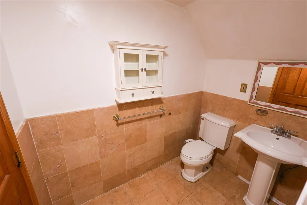2 bed, 1 bath apartment for rent at 7 Gayland St Unit 3, Roxbury — photo 11 of 17