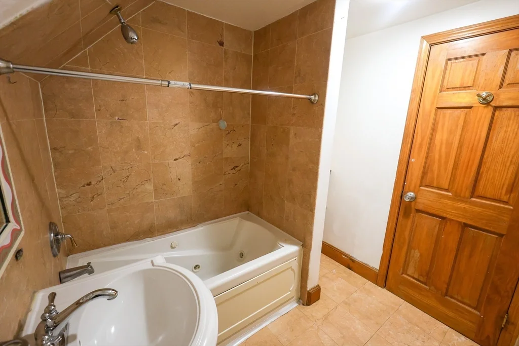 2 bed, 1 bath apartment for rent at 7 Gayland St Unit 3, Roxbury — photo 13 of 17