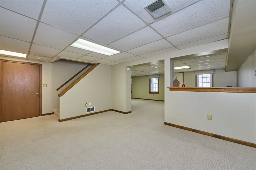 4 bed, 2 bath apartment for rent at 7 Gibbs Valley Path, Framingham — photo 33 of 40