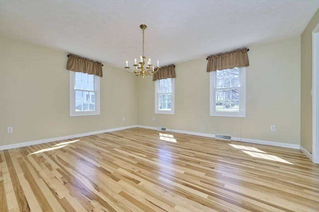 4 bed, 2 bath apartment for rent at 7 Gibbs Valley Path, Framingham — photo 12 of 40