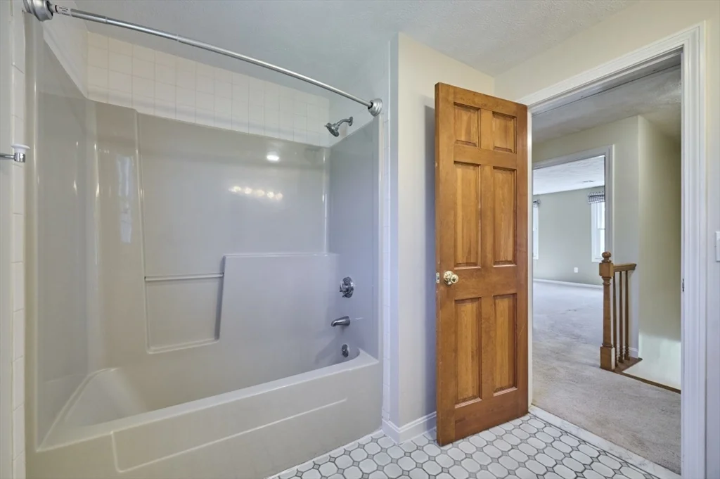 4 bed, 2 bath apartment for rent at 7 Gibbs Valley Path, Framingham — photo 30 of 40