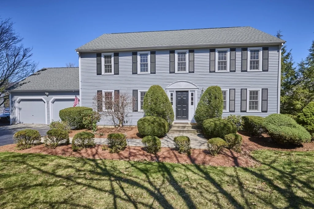 4 bed, 2 bath apartment for rent at 7 Gibbs Valley Path, Framingham — photo 1 of 40
