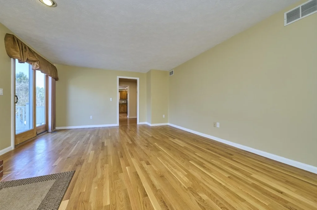 4 bed, 2 bath apartment for rent at 7 Gibbs Valley Path, Framingham — photo 17 of 40