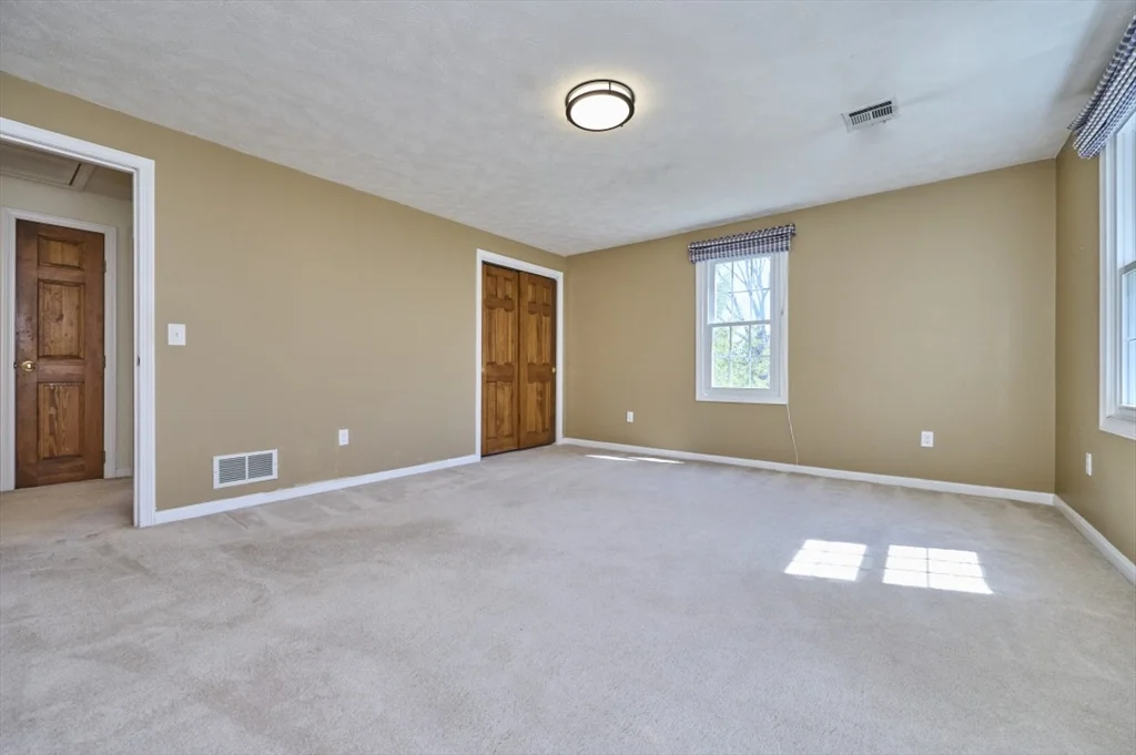 4 bed, 2 bath apartment for rent at 7 Gibbs Valley Path, Framingham — photo 26 of 40