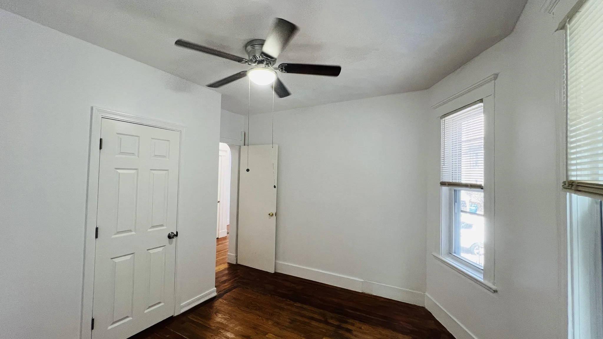 4 bed, 1 bath apartment for rent at 7 Glenwood Rd Unit 1, Magoun Square — photo 4 of 7