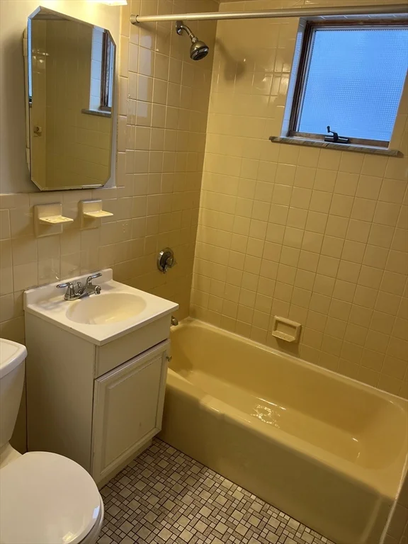 4 bed, 2 bath apartment for rent at 7 Gorham Rd Unit 2L, West Medford — photo 14 of 28