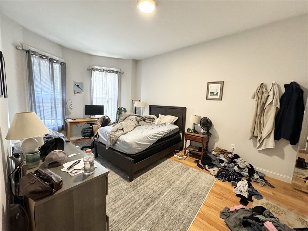 4 bed, 2 bath apartment for rent at 7 Grant St Unit 1, Dorchester — photo 4 of 10