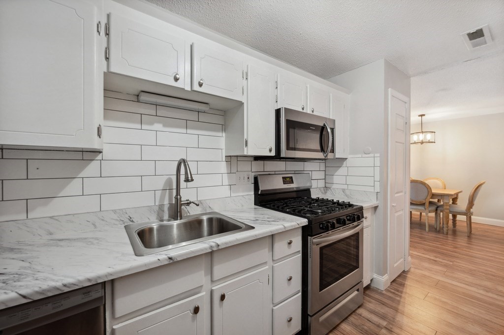 1 bed, 1 bath apartment for rent at 7 Greenbriar Dr Unit 306, North Reading — photo 11 of 20