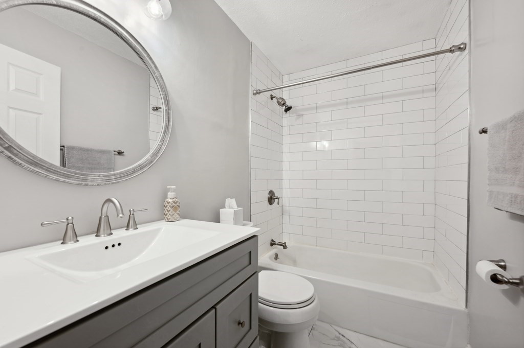 1 bed, 1 bath apartment for rent at 7 Greenbriar Dr Unit 306, North Reading — photo 14 of 20