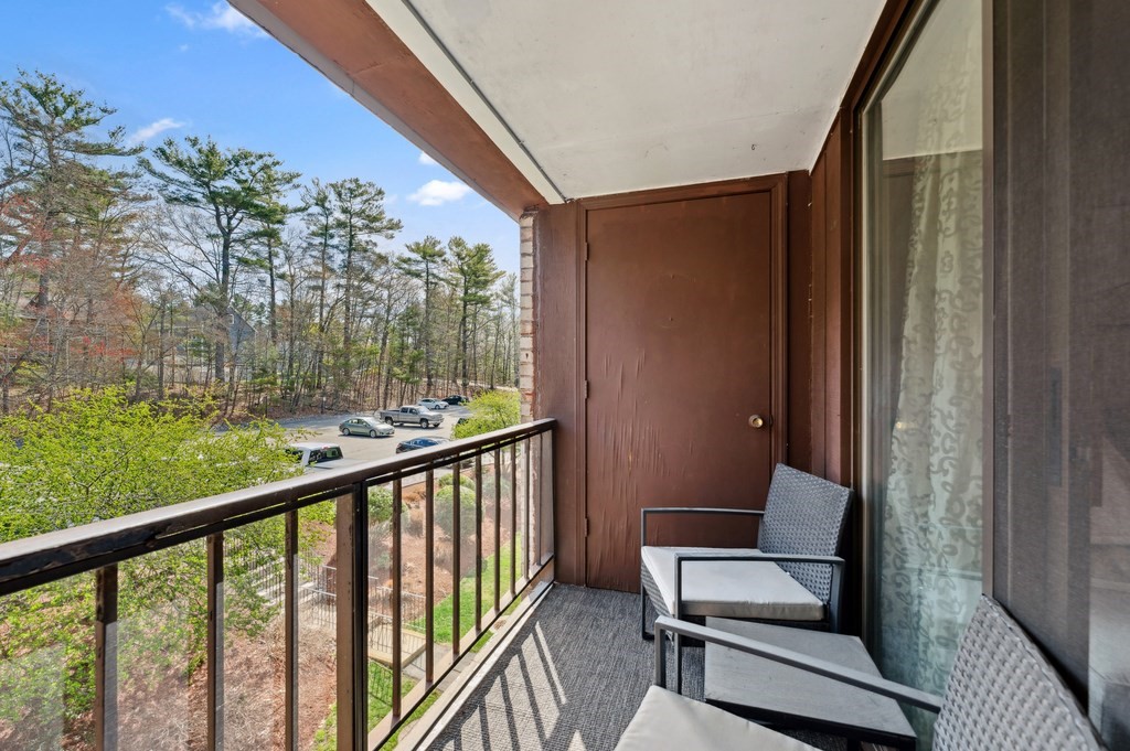 1 bed, 1 bath apartment for rent at 7 Greenbriar Dr Unit 306, North Reading — photo 15 of 20