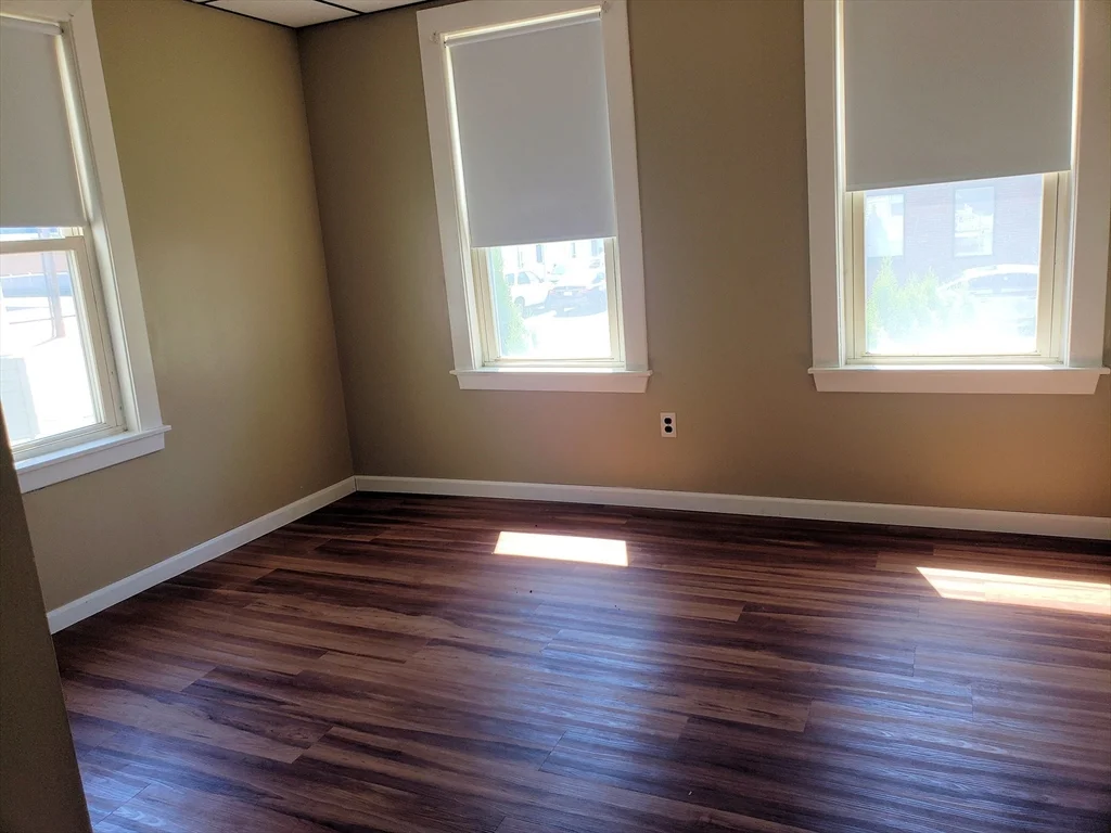 1 bed, 1 bath apartment for rent at 7 Greenwood St Unit A, Wakefield — photo 8 of 9