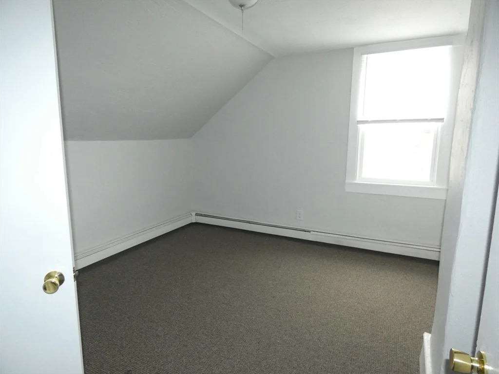 2 bed, 1 bath apartment for rent at 7 Greenwood St Unit B, Wakefield — photo 8 of 11