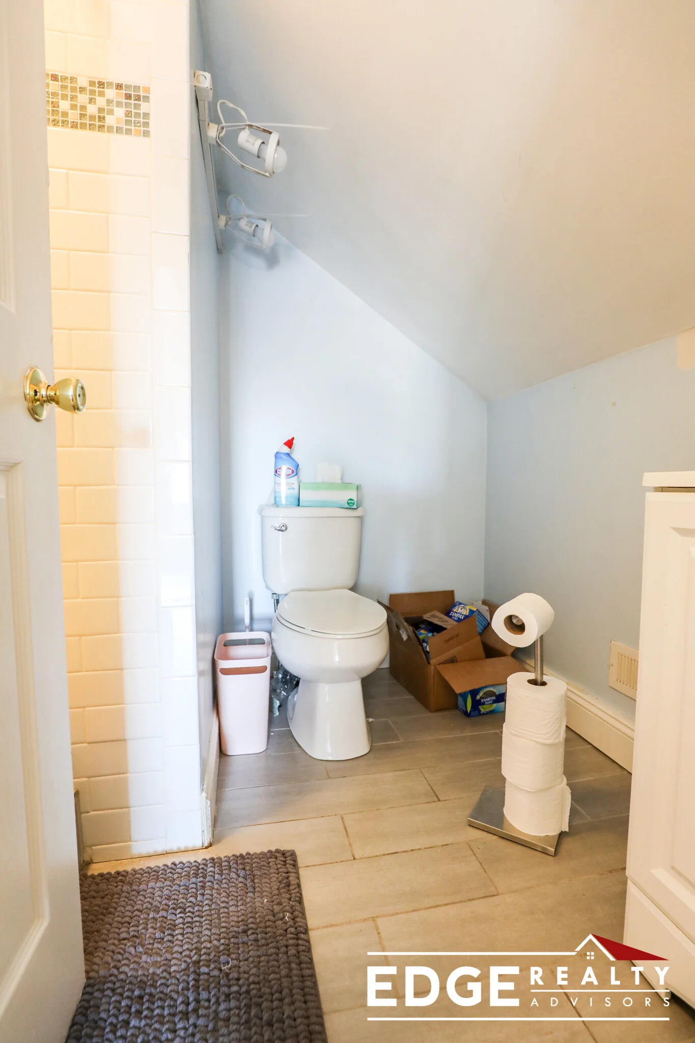5 bed, 3 bath apartment for rent at 7 Greylock Rd Unit 2, Brighton — photo 13 of 15