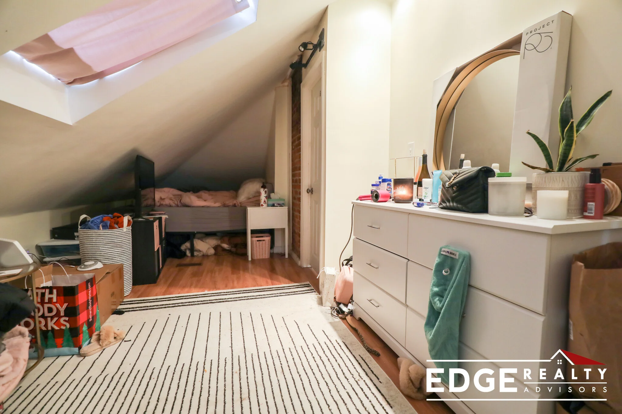 5 bed, 3 bath apartment for rent at 7 Greylock Rd Unit 2, Brighton — photo 14 of 15