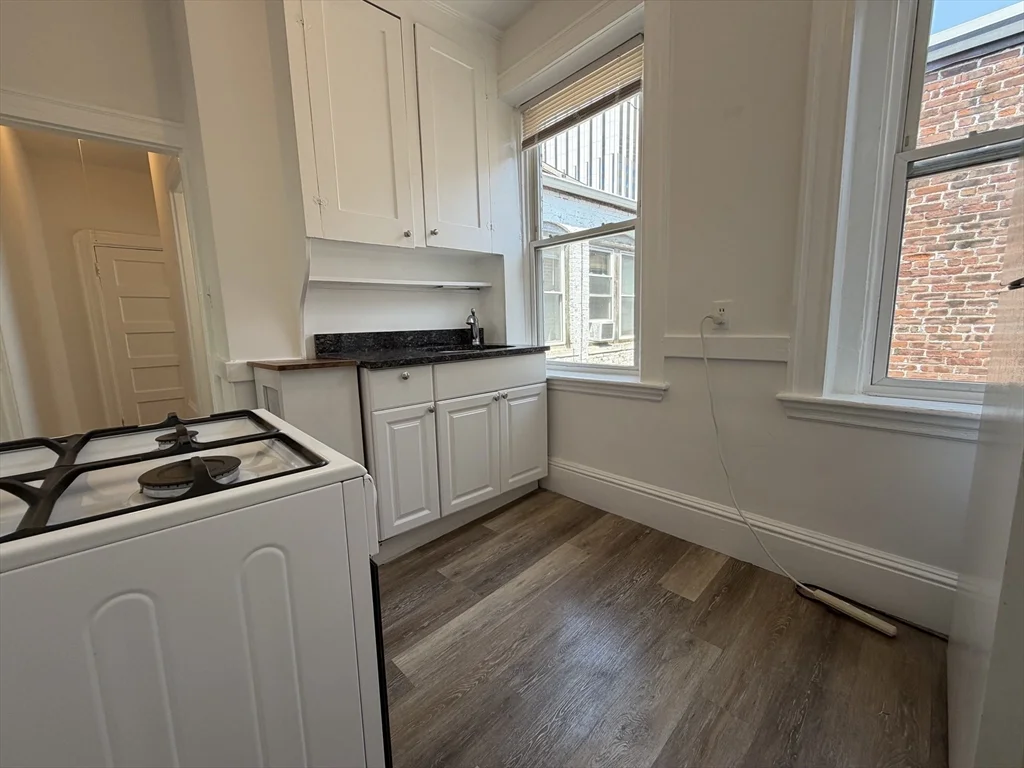 1 bed, 1 bath apartment for rent at 7 Grove St Unit 11, Beacon Hill — photo 8 of 14