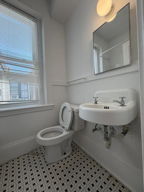1 bed, 1 bath apartment for rent at 7 Grove St Unit 11, Beacon Hill — photo 13 of 14