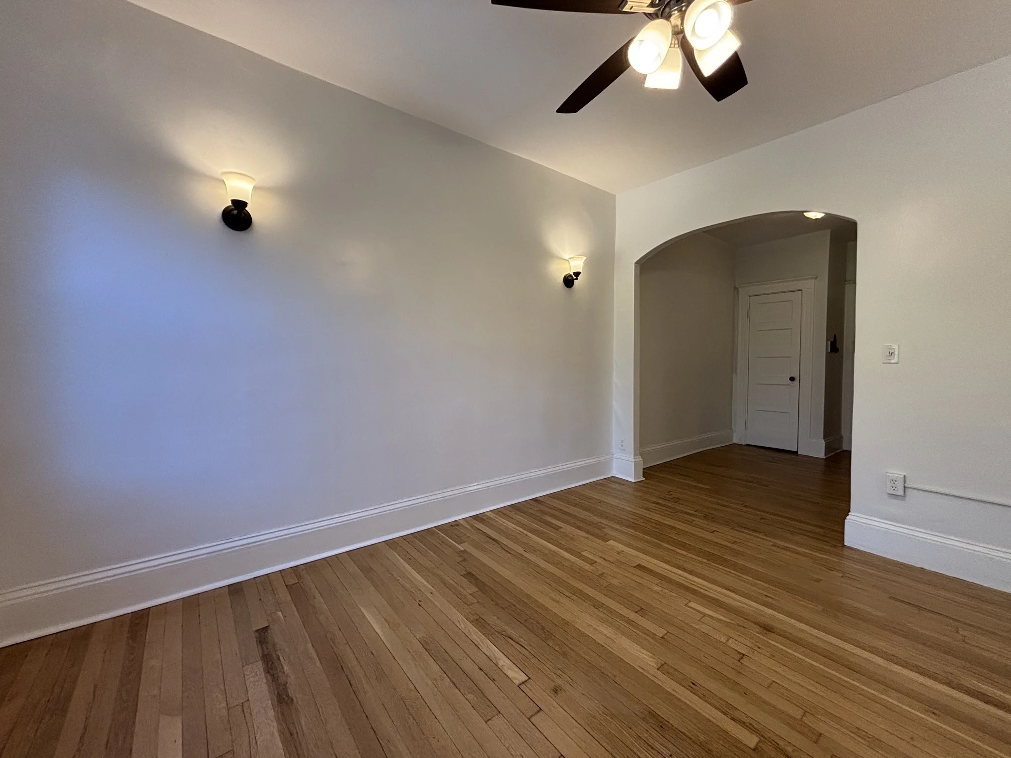 Studio bed, 1 bath apartment for rent at 7 Grove St Unit 3, Beacon Hill — photo 3 of 11