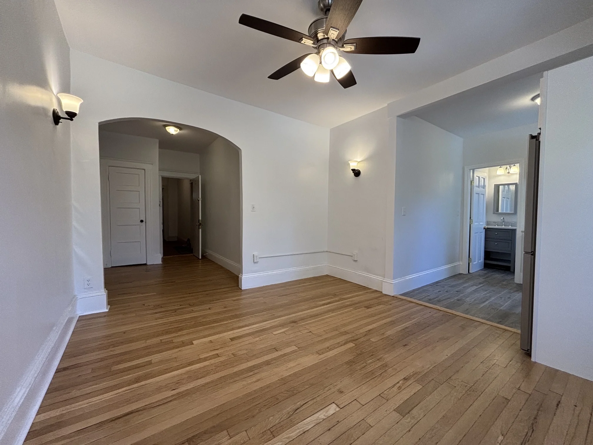 Studio bed, 1 bath apartment for rent at 7 Grove St Unit 3, Beacon Hill — photo 2 of 11