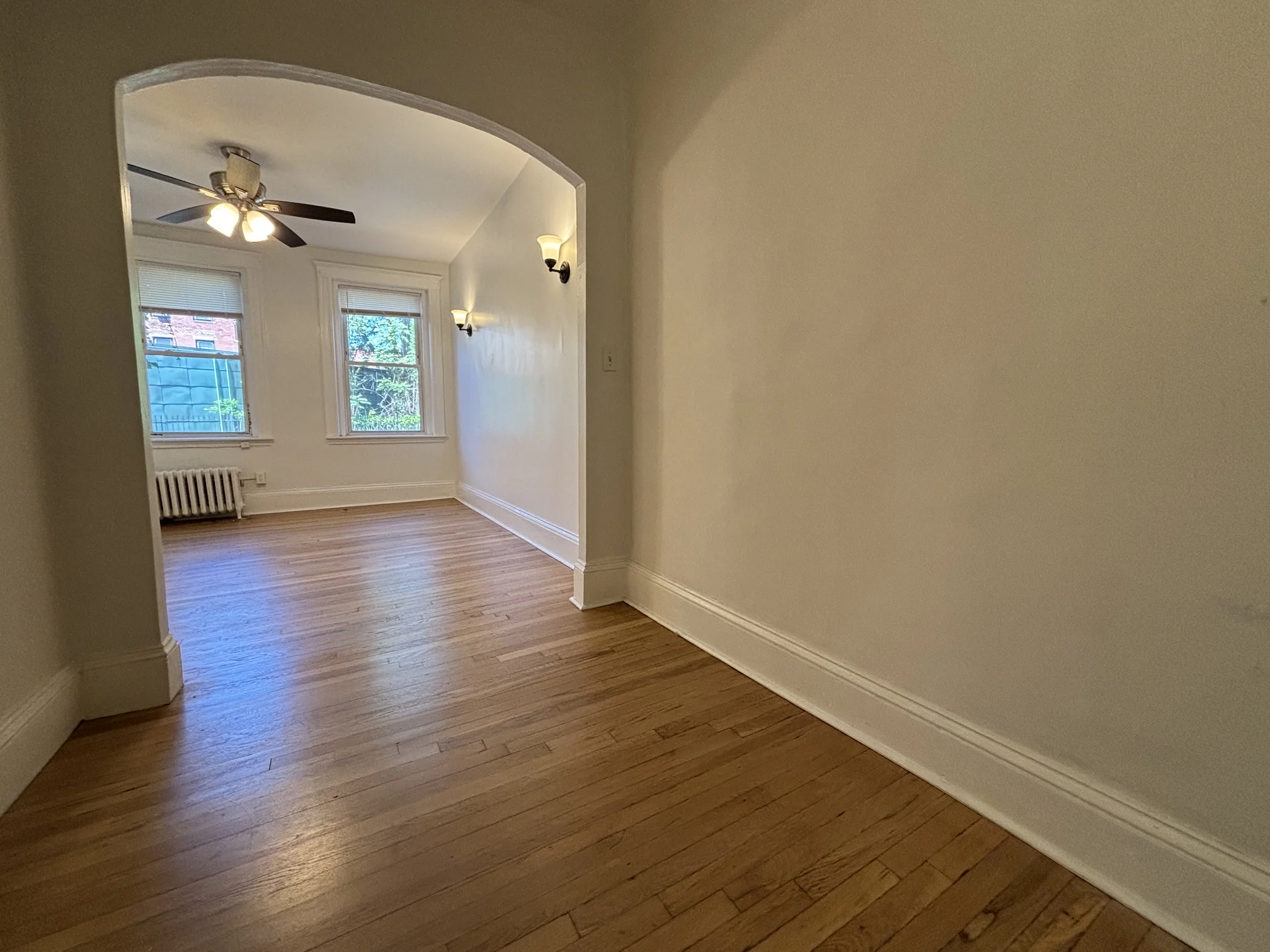 Studio bed, 1 bath apartment for rent at 7 Grove St Unit 3, Beacon Hill — photo 4 of 11