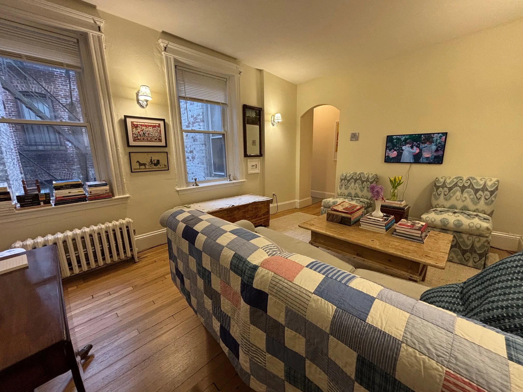 1 bed, 1 bath apartment for rent at 7 Grove St Unit 5, Beacon Hill — photo 1 of 14