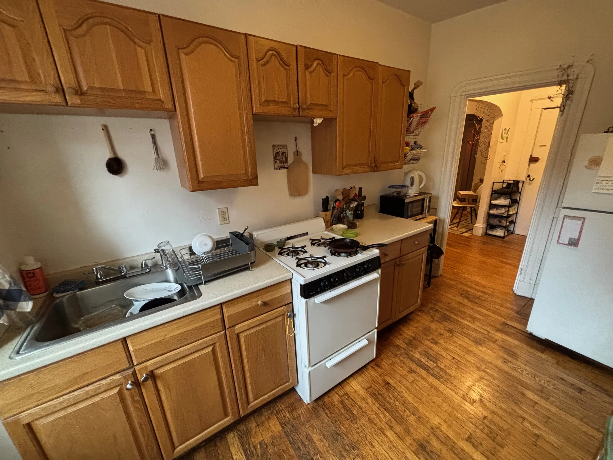 2 bed, 1 bath apartment for rent at 7 Grove St Unit 7, Beacon Hill — photo 2 of 19