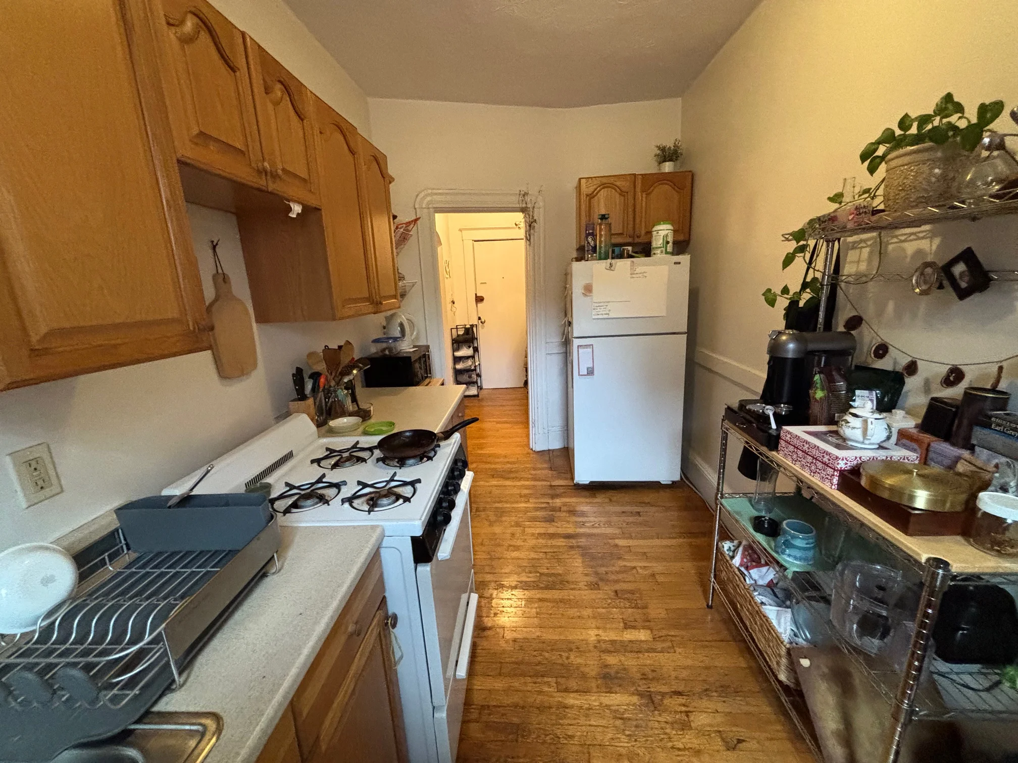 2 bed, 1 bath apartment for rent at 7 Grove St Unit 7, Beacon Hill — photo 3 of 19