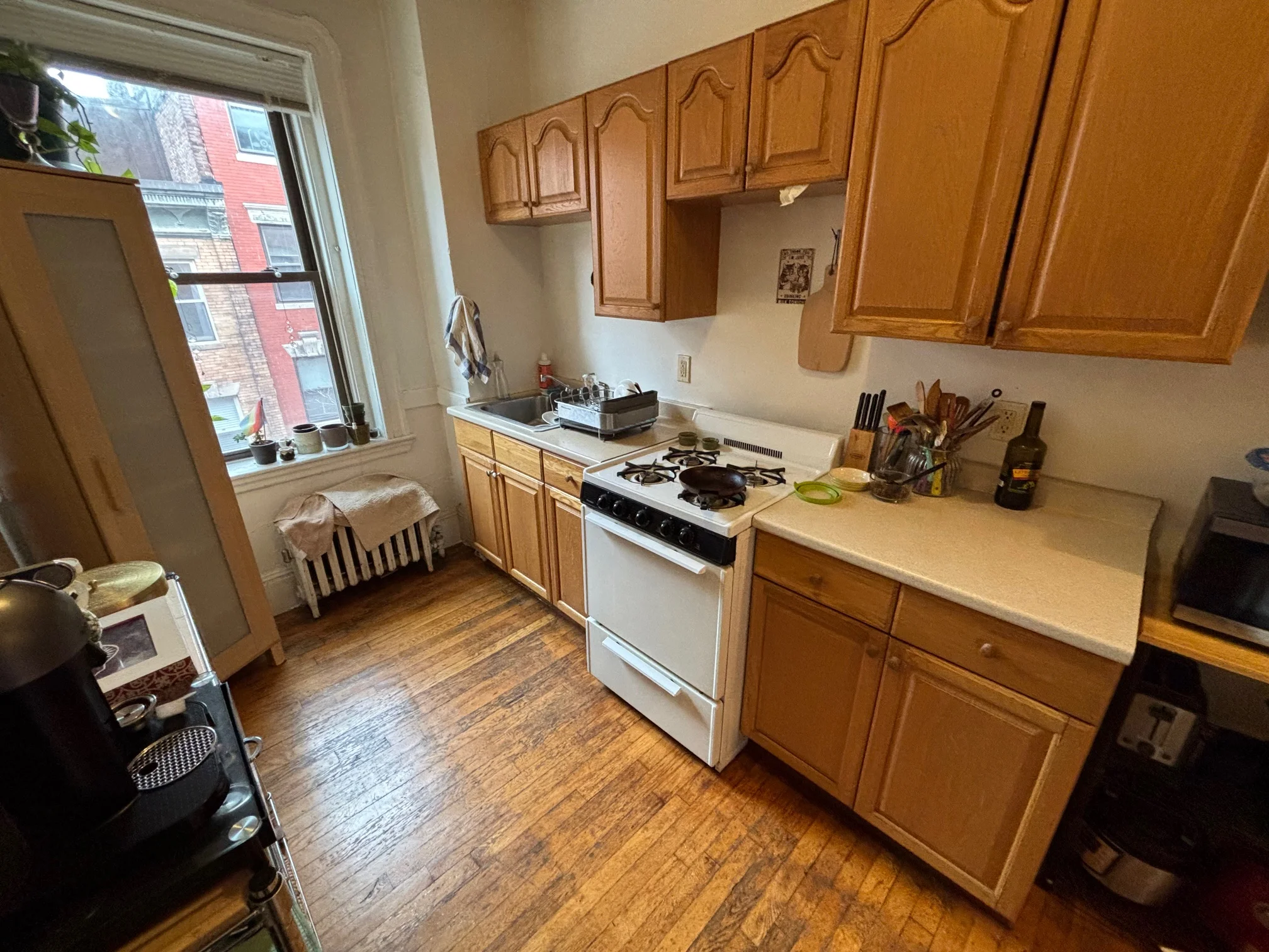 2 bed, 1 bath apartment for rent at 7 Grove St Unit 7, Beacon Hill — photo 1 of 19